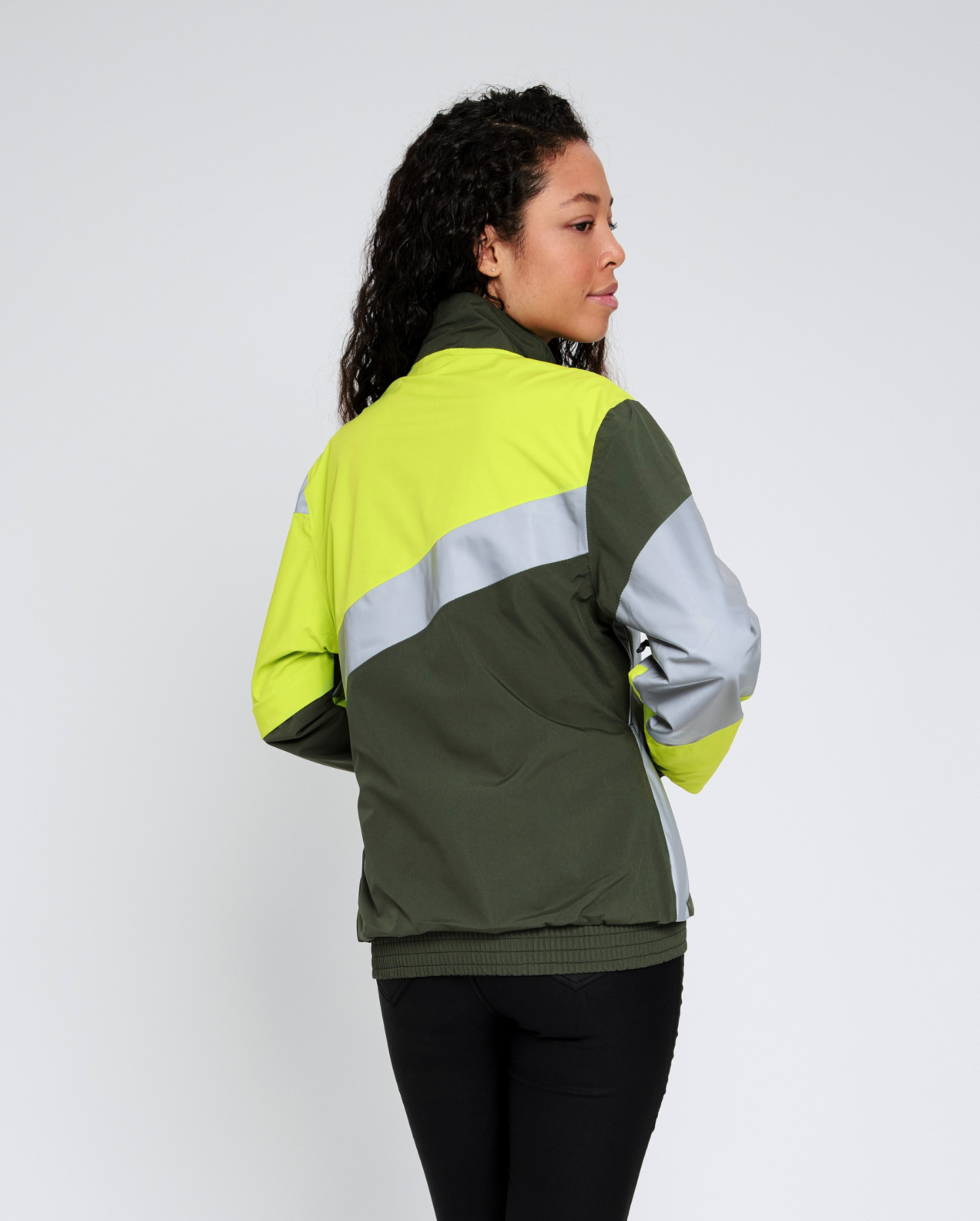 blouson vert fluorescent dos pour mobilités urbaines