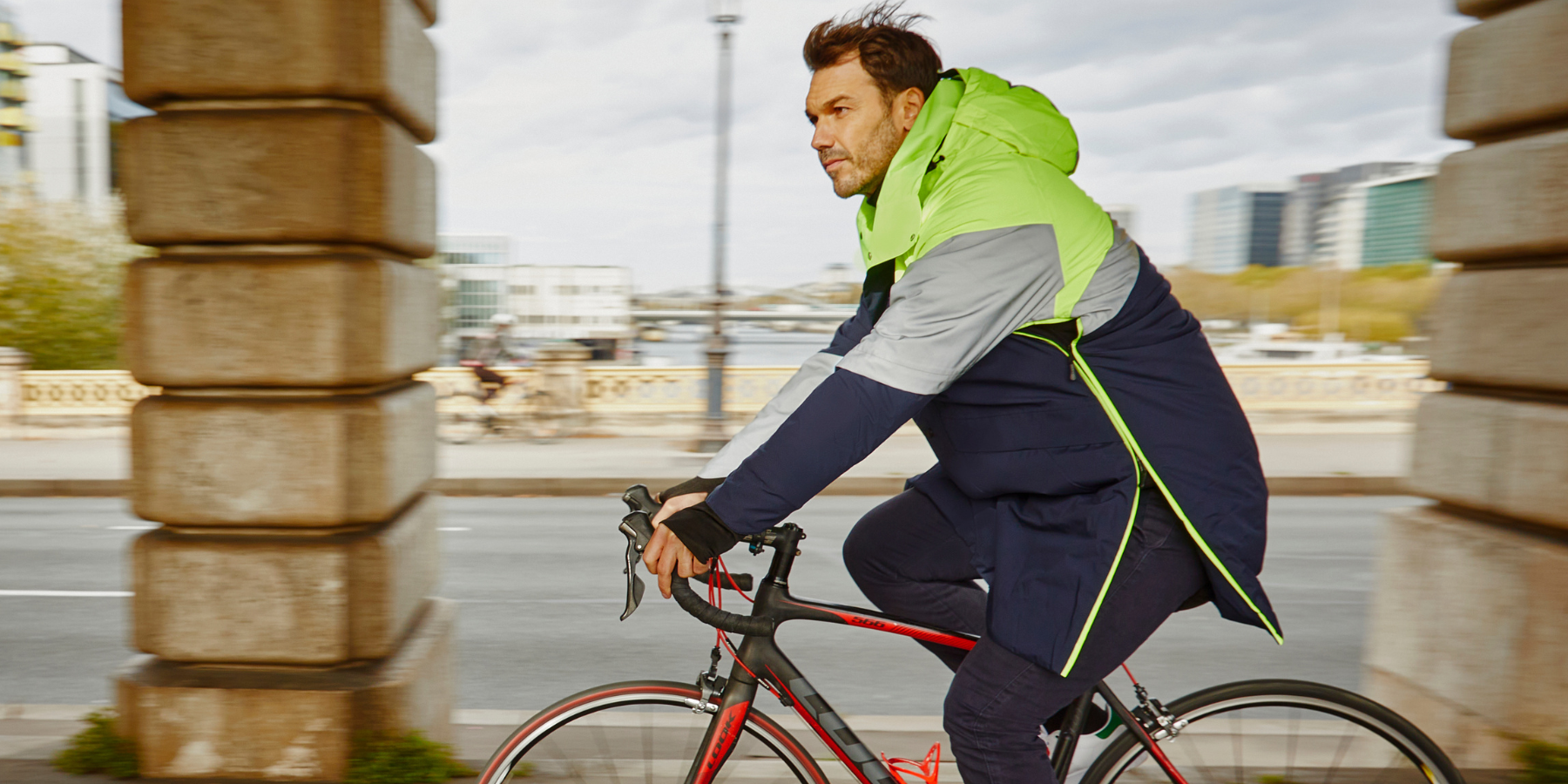 parka vélo jaune fluo bleue marine vélo ville