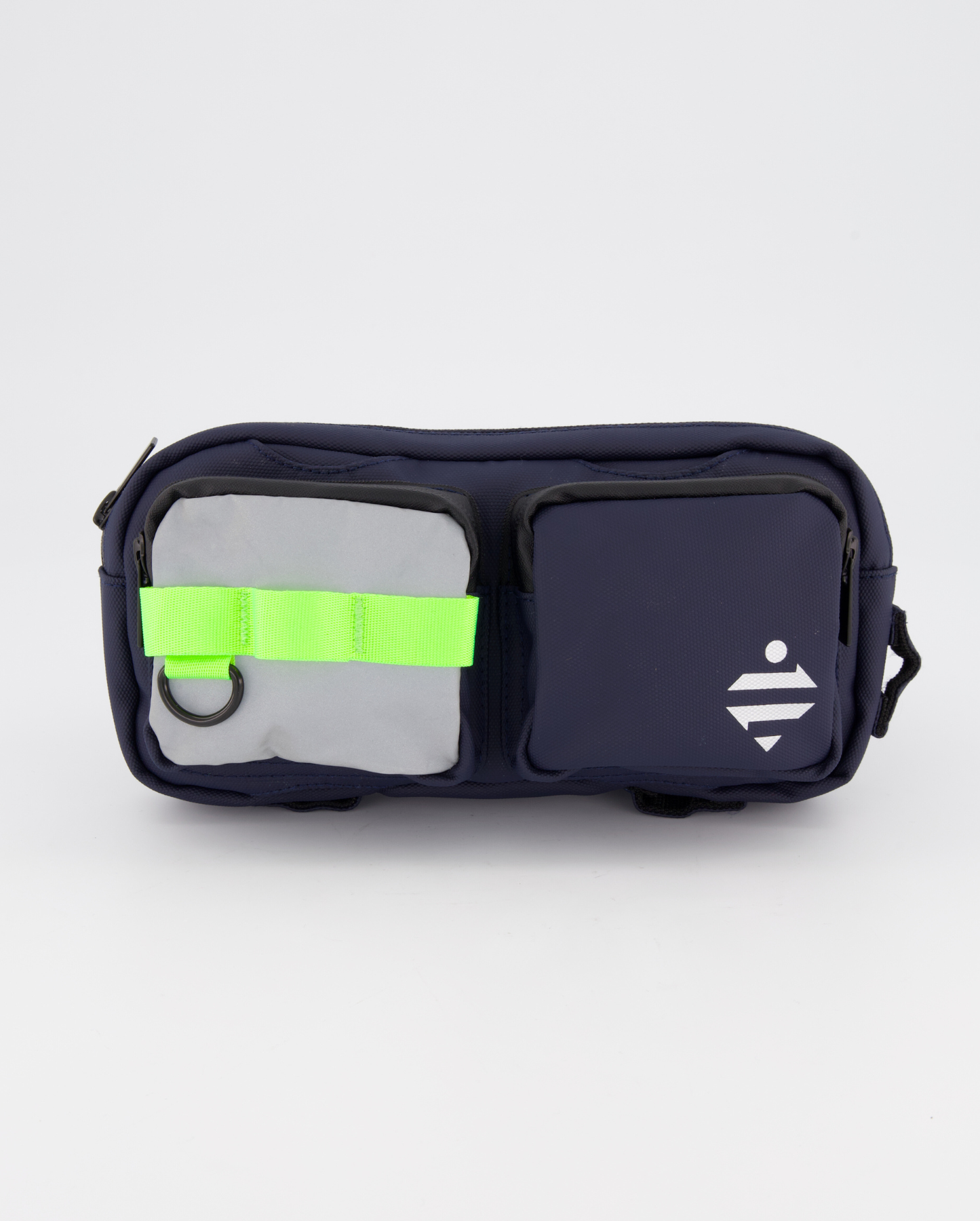 vue de face de la sacoche banane vélo imperméable et réfléchissante Urban Circus