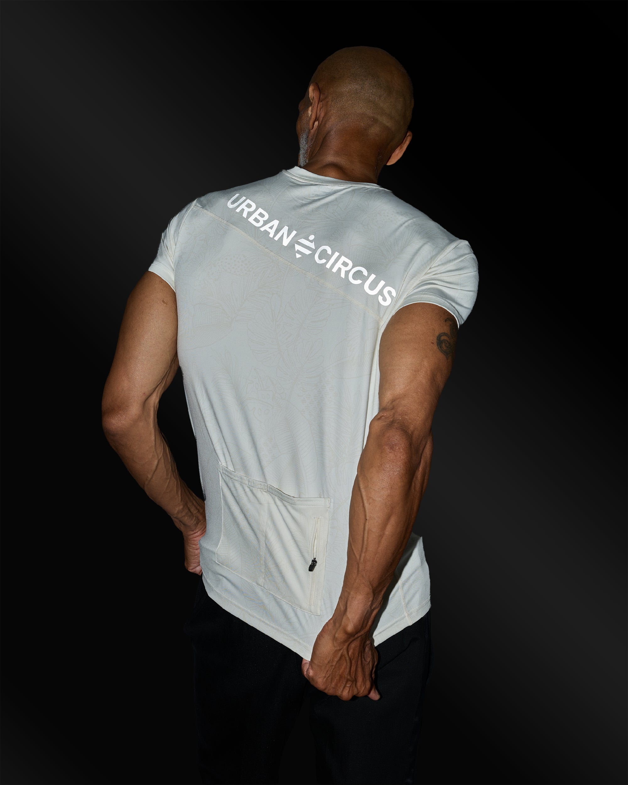 ULTRA ATMUNGSAKTIVES T-SHIRT MIT AEROTECH-MUSTER