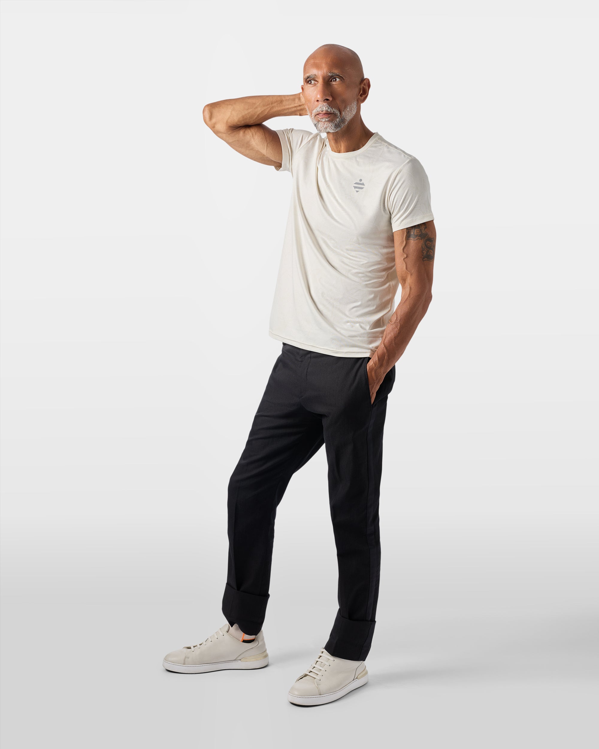 ULTRA ATMUNGSAKTIVES T-SHIRT MIT AEROTECH-MUSTER