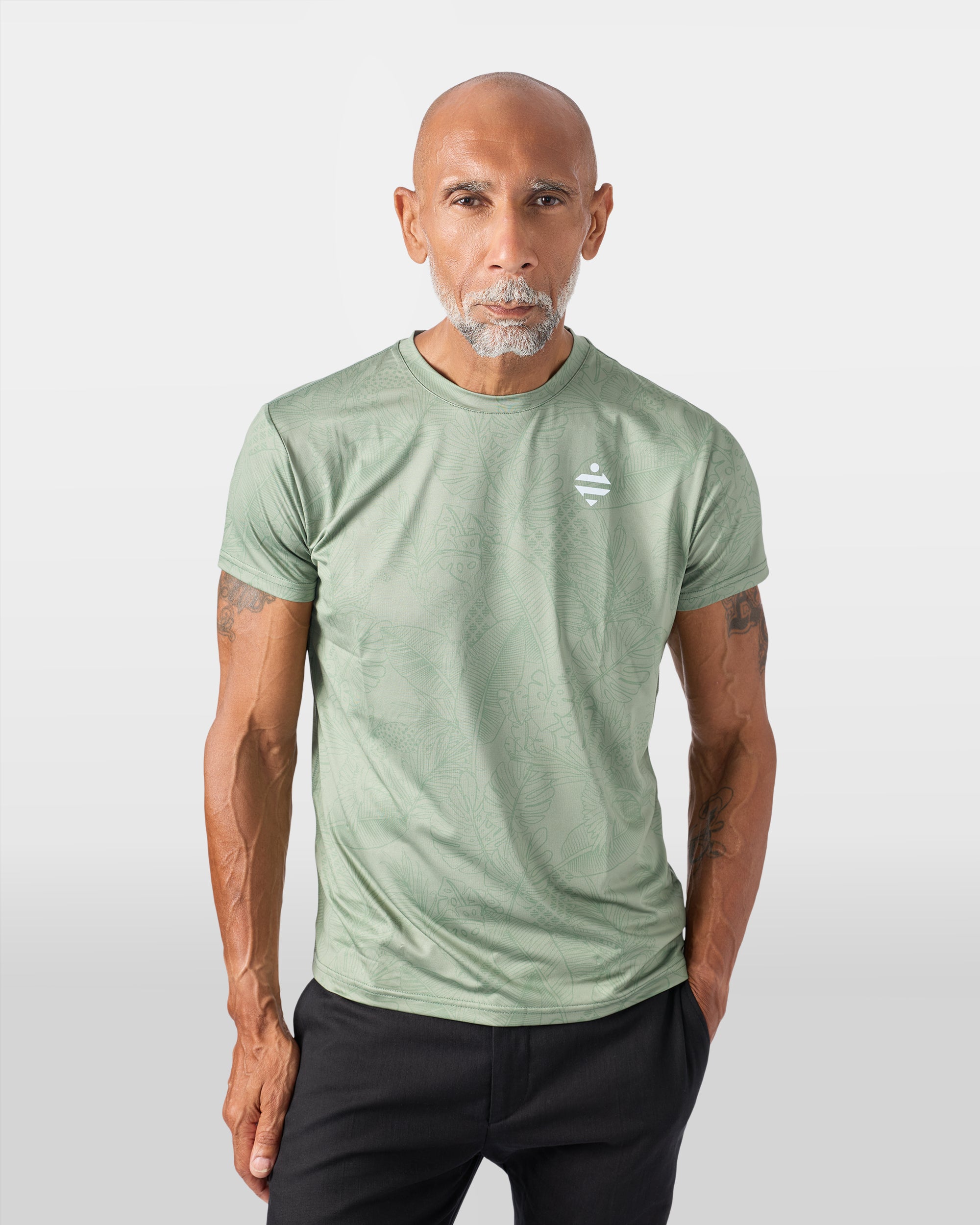 ULTRA ATMUNGSAKTIVES T-SHIRT MIT AEROTECH-MUSTER