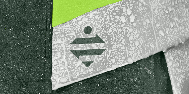 IMPERMÉABILITÉ : CE QU'IL FAUT SAVOIR POUR ROULER SOUS LA PLUIE EN 2024 !