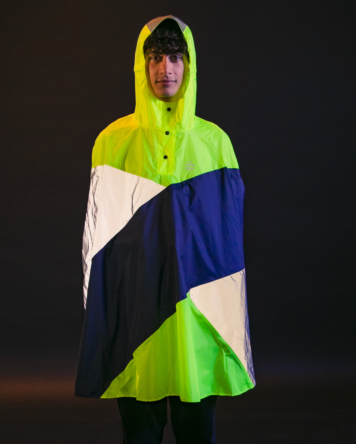 Lightweight reflective waterproof rain cape for cyclists