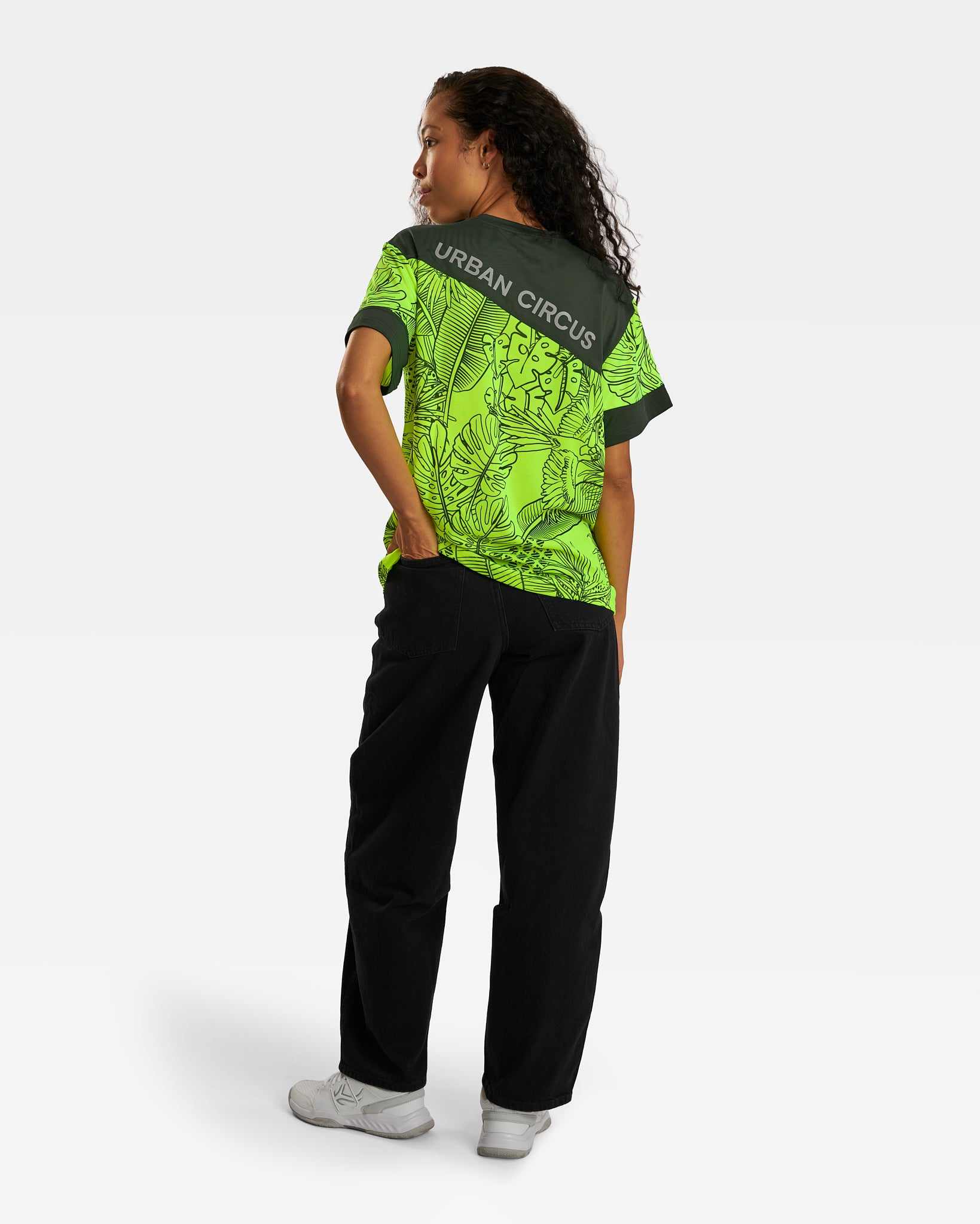 tshirt ultra respirant running motif jungle kaki vert femme dos