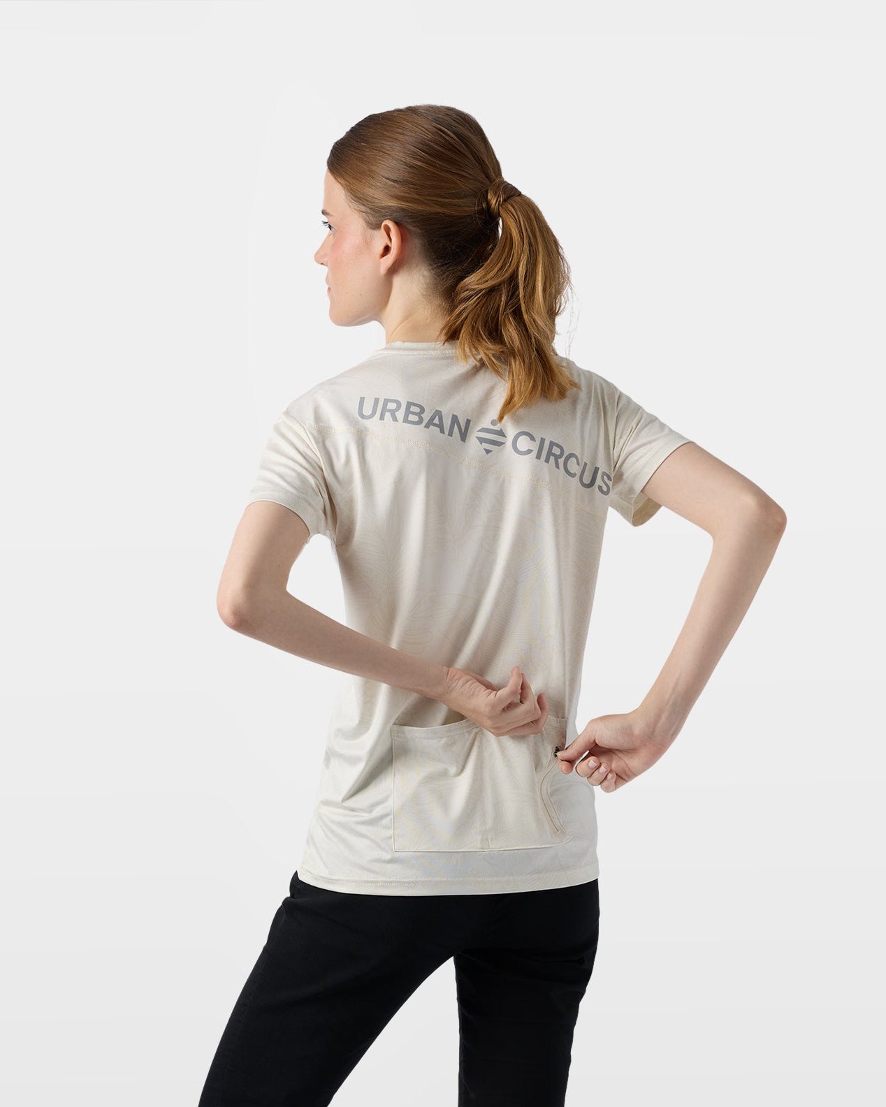 ULTRA ATMUNGSAKTIVES T-SHIRT MIT AEROTECH-MUSTER