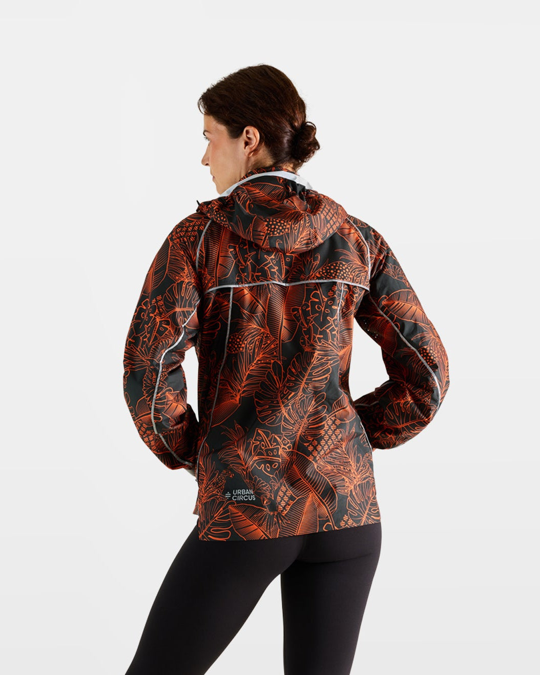 veste sport outdoor vélo respirante imperméable escapade noire orange motifs jungle