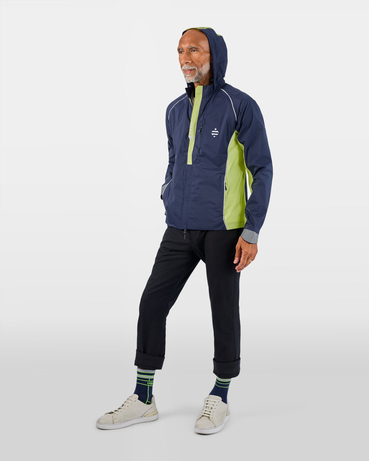 veste de sport vélo running jaune bleue marine ultra légère et respirante avec capuche sur homme